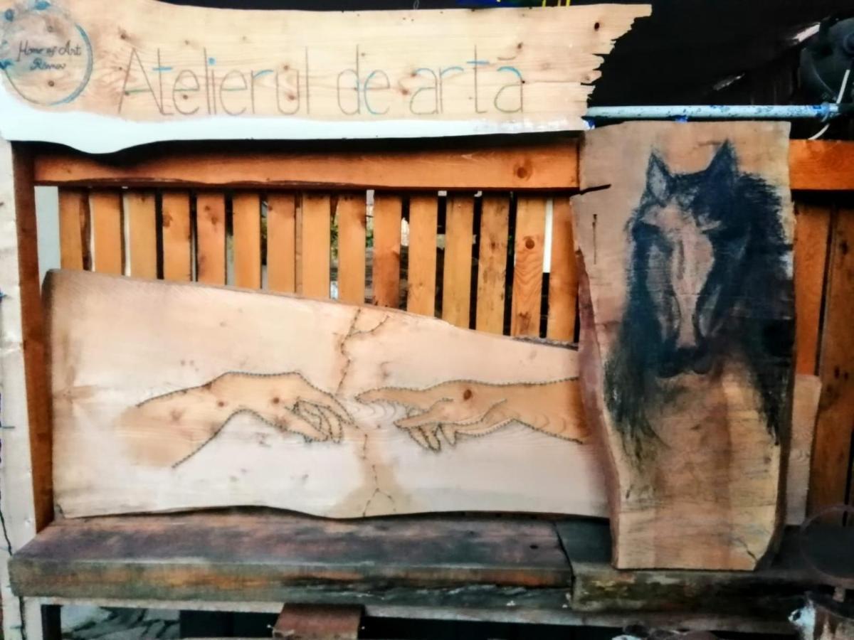 Home Of Art Rîşnov Eksteriør bilde